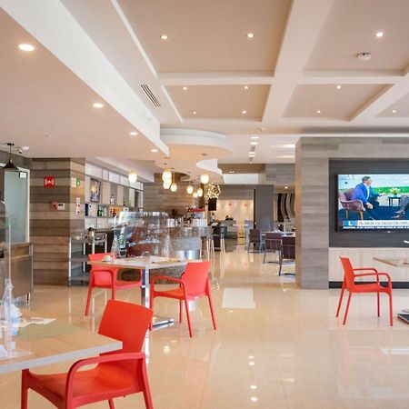 Hilton Garden Inn Leon Poliforum Екстер'єр фото